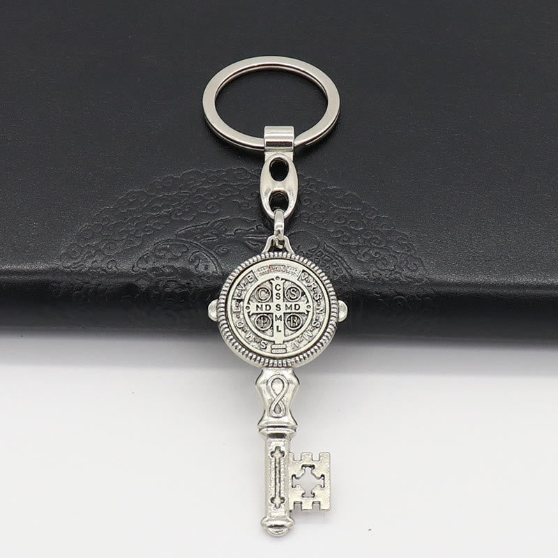 Christianartworkshop Porte-clés exquis en émail incrusté représentant saint Benoît et une croix : souvenir de la grâce divine - Argent (A) - image 10