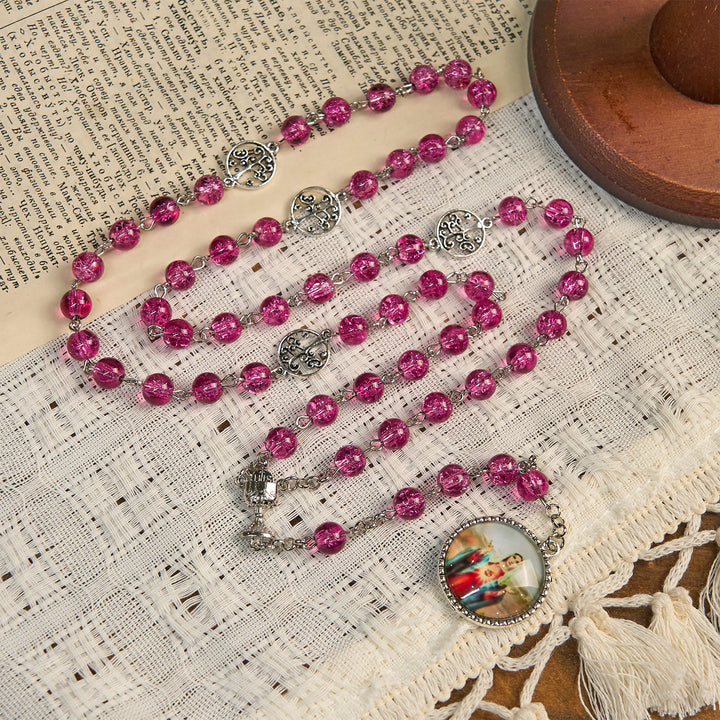 Christianartworkshop Chapelet en verre rose orné de Notre-Dame de Guadalupe : une bénédiction pleine d'amour - image 3