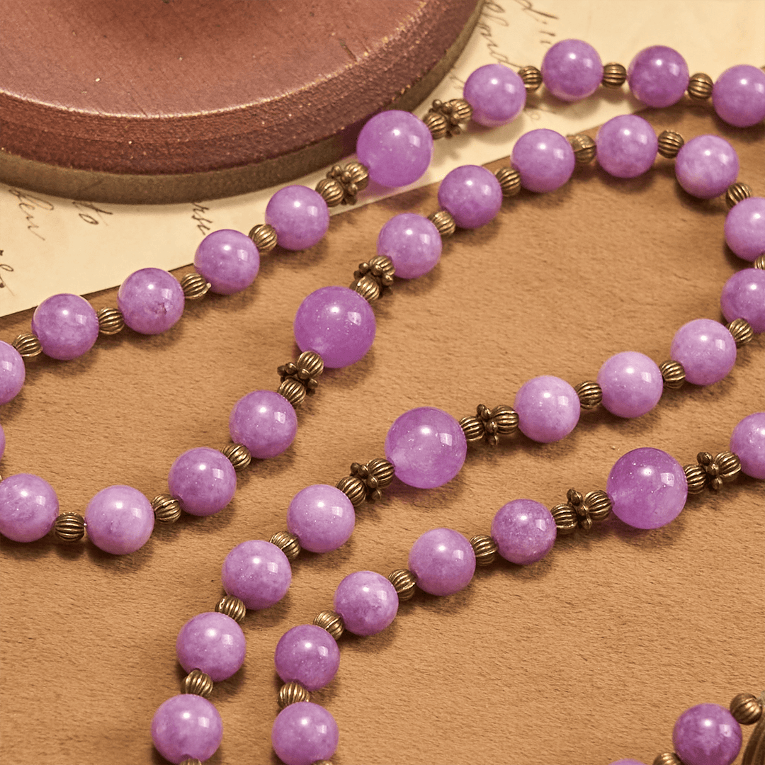 Christianartworkshop Chapelet en calcédoine grenat violet avec crucifix et saint Benoît : un lien spirituel empreint de grâce - image 5
