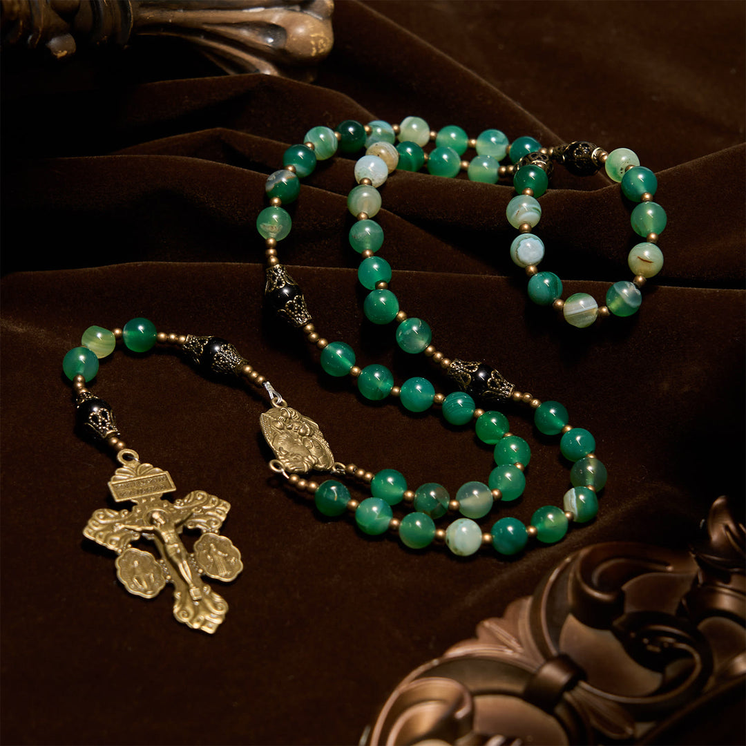Christianartworkshop Chapelet exquis en agate verte avec crucifix du pardon et Sainte Famille : un récit spirituel empreint de grâce - image 1