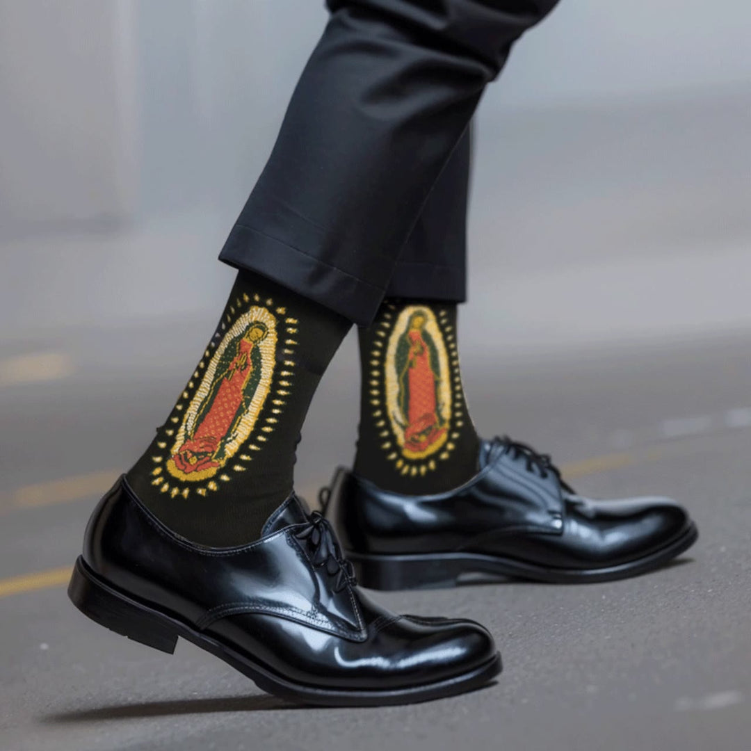 Christianartworkshop Chaussettes unisexes religieuses Vierge de Guadalupe Noire : Design rétro, style religieux exclusif - Taille unique (EU 36-46 / US 4-13) - 10 paires - image 0
