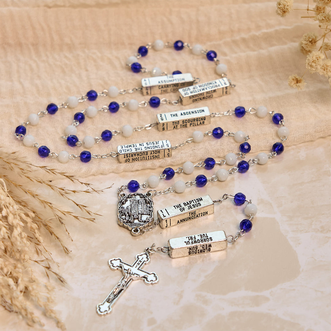 Christianartworkshop Chapelet crucifix en perles de verre bleues et blanches, Jésus - image 8