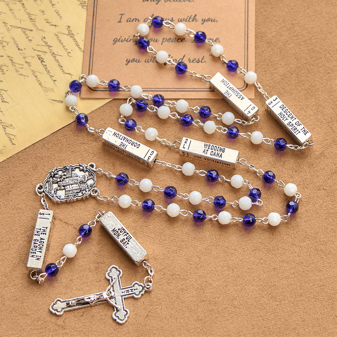 Christianartworkshop Chapelet crucifix en perles de verre bleues et blanches, Jésus - image 7