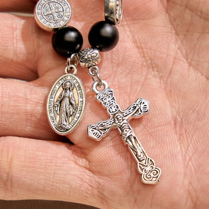 Bracelet en agate noire naturelle avec médaille de saint Benoît et pendentif de la Vierge Marie, collection Divine Faith Artistry, Christianartworkshop - image 4