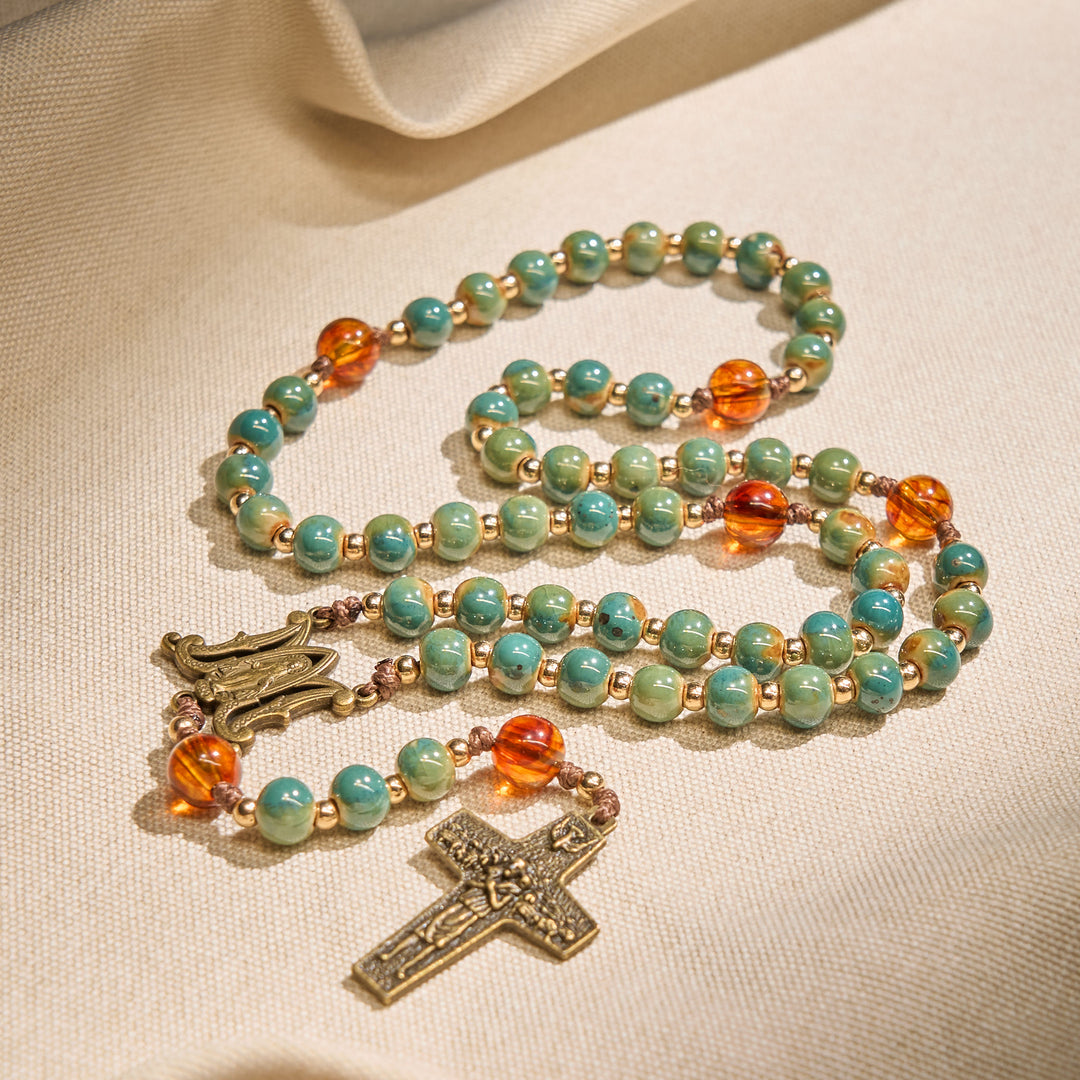 Christianartworkshop Chapelet en céramique verte fait main avec médaille miraculeuse et perles d'ambre : Ressentez la grâce et la foi - Vierge Marie et crucifix - image 0