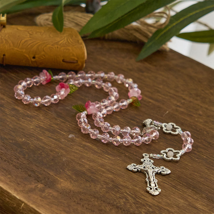 Christianartworkshop Chapelet élégant en cristal rose avec perles roses en 3D, médaille calice en argent et crucifix : Embrassez la grâce divine - image 3