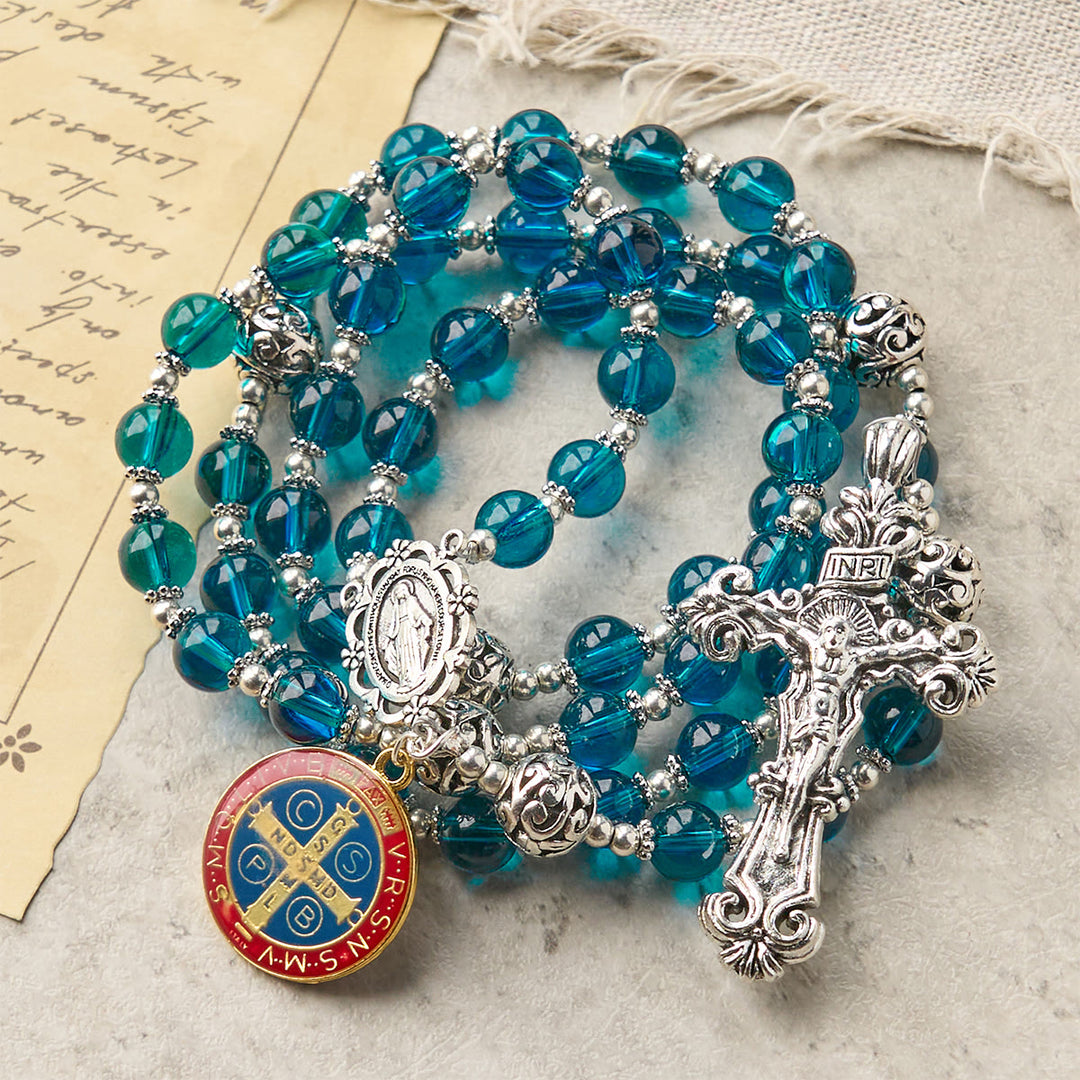Chapelet crucifix fait main en verre bleu clair avec médaille miraculeuse et croix émaillée de saint Benoît, fabriquée par Christianartworkshop. - image 4