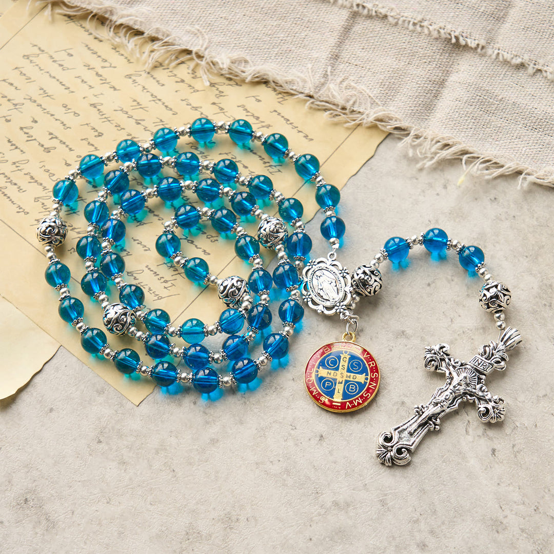 Chapelet crucifix fait main en verre bleu clair avec médaille miraculeuse et croix émaillée de saint Benoît, fabriquée par Christianartworkshop. - Bleu - image 1