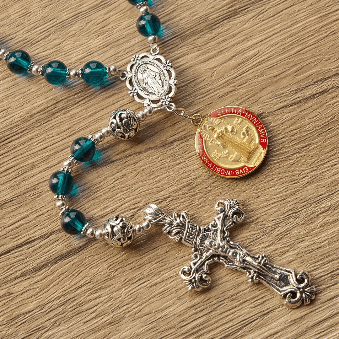 Chapelet crucifix fait main en verre bleu clair avec médaille miraculeuse et croix émaillée de saint Benoît, fabriquée par Christianartworkshop. - image 8