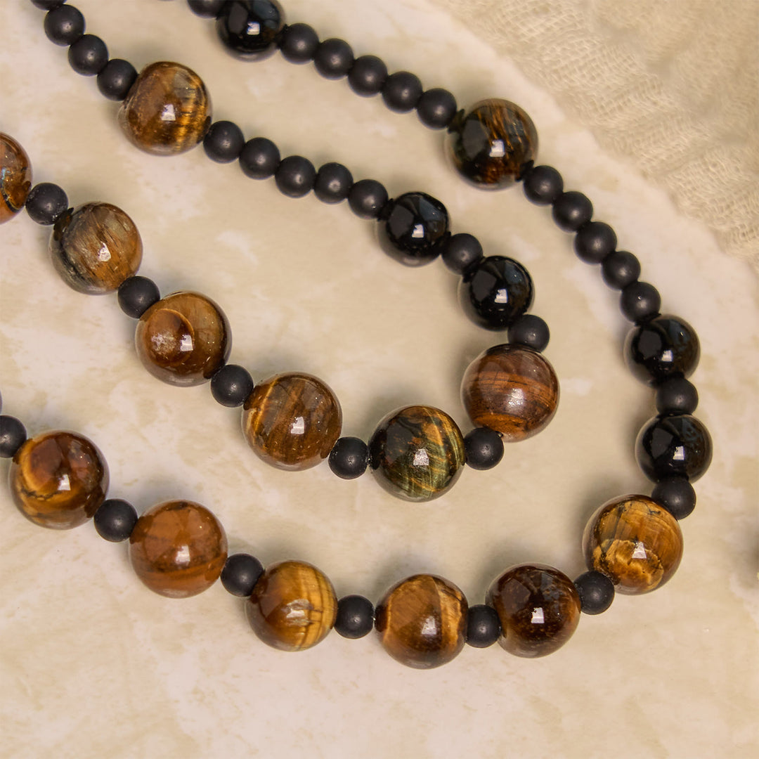 Christianartworkshop Chapelet en perles d'œil de tigre de 10 mm avec crucifix en émail noir : Embrassez la sacralité de la nature - image 7