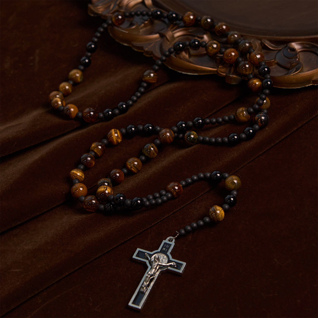 Christianartworkshop Chapelet en perles d'œil de tigre de 10 mm avec crucifix en émail noir : Embrassez la sacralité de la nature - image 3