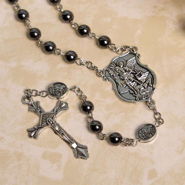 Christianartworkshop Chapelet sacré en perles noires brillantes avec pendentif et crucifix de saint Michel Archange - image 5