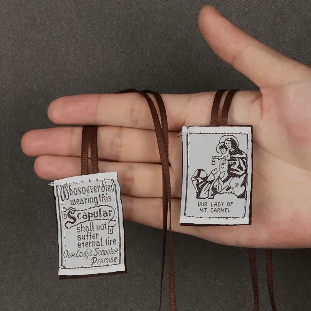 Atelier d'art chrétien : Scapulaire catholique en noir et blanc de Notre-Dame du Mont-Carmel et du Sacré-Cœur de Jésus - image 1