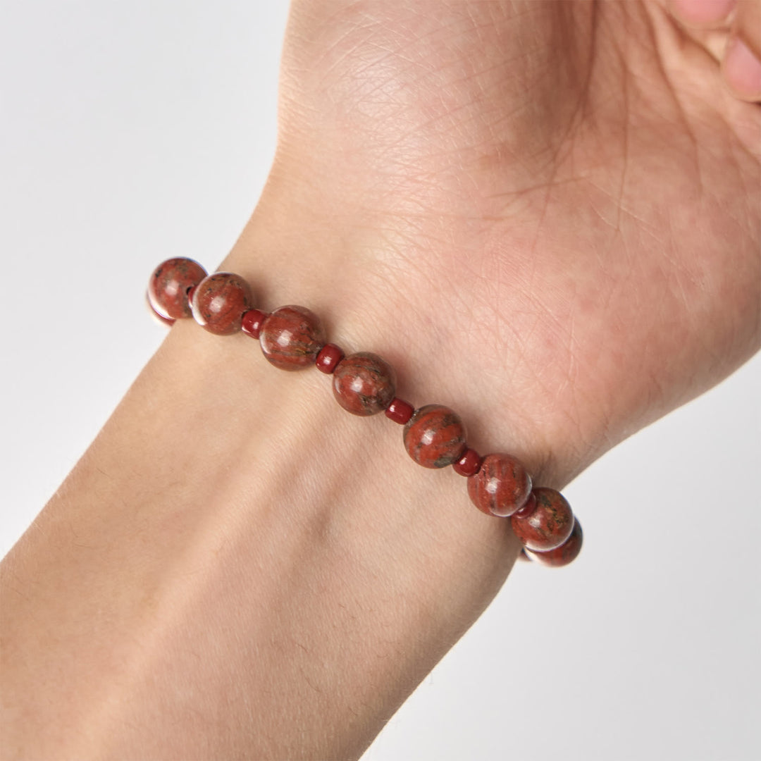 Bracelet chapelet Christianartworkshop en pierre de sésame rouge de 8 mm, orné d'une dizaine, d'une médaille miraculeuse et d'une croix. - image 4