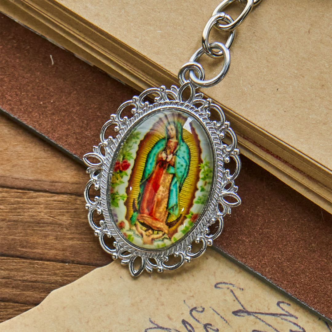 Christianartworkshop Porte-clés médaille Notre-Dame avec motifs de colombes et de fleurs : idéal comme cadeau de baptême - image 6