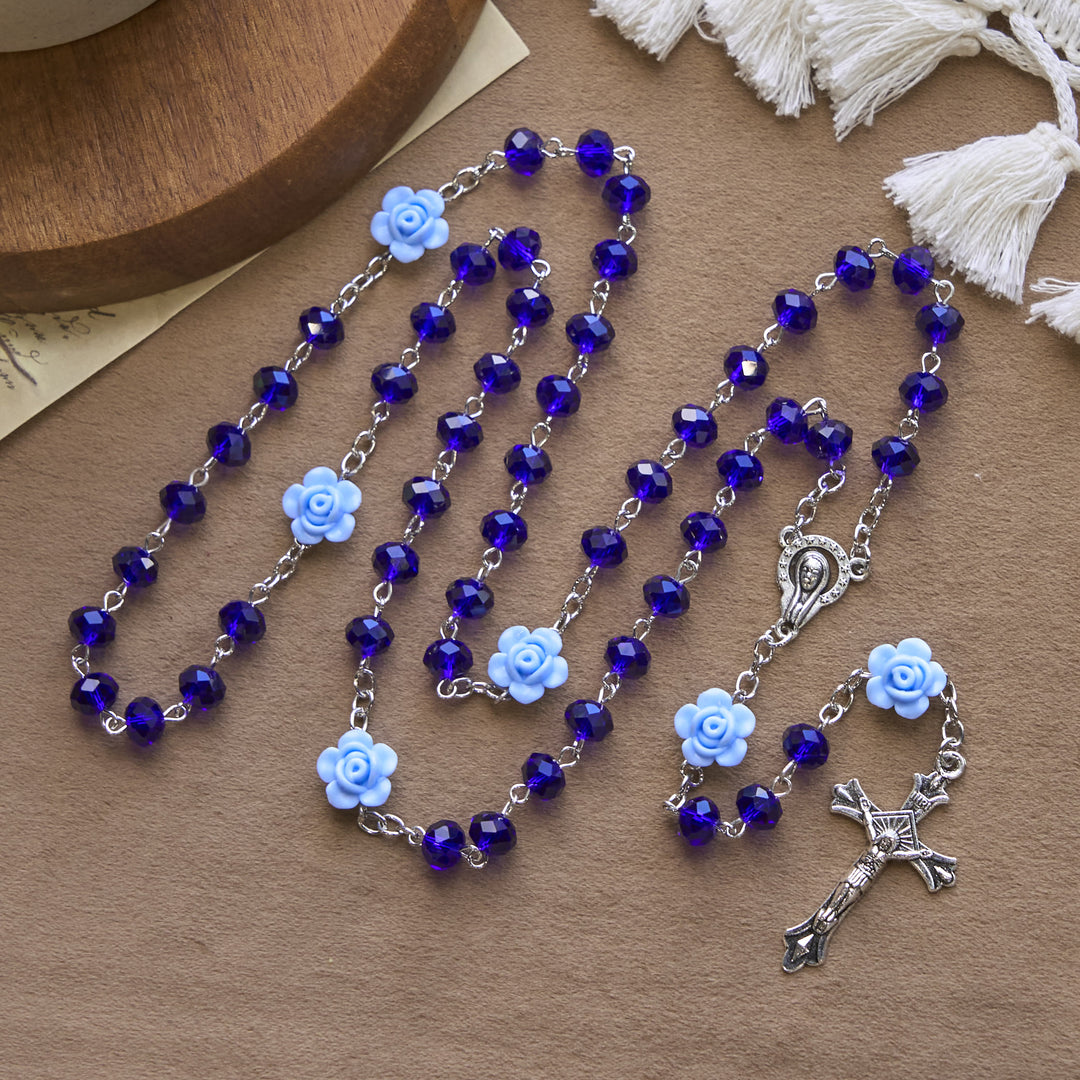 Christianartworkshop Chapelet de perles roses à motifs floraux et perles polyédriques multicolores de 8 mm avec breloque Vierge Marie et crucifix - Bleu - image 0