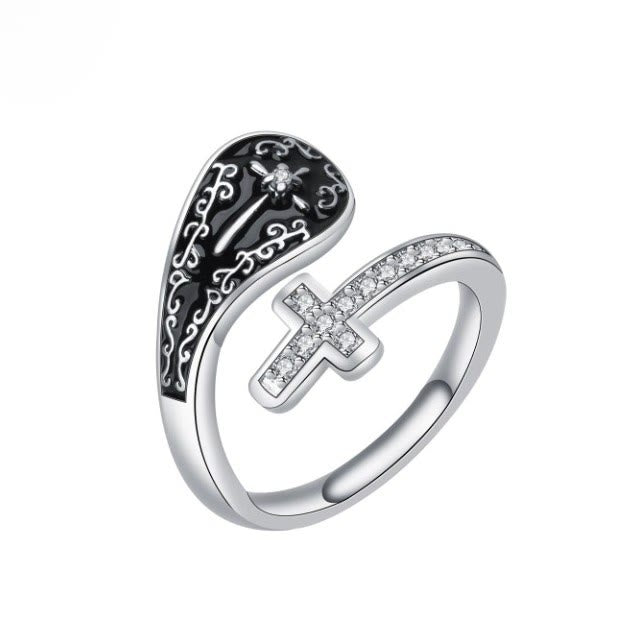 Bague croix ajustable classique Christianartworkshop, ornée de motifs baroques et d'incrustations noires. - image 4