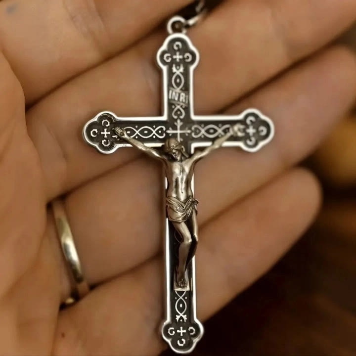 Collier pendentif croix INRI rétro en argent sterling de Christianartworkshop : un emblème de grâce - Crucifix - image 0