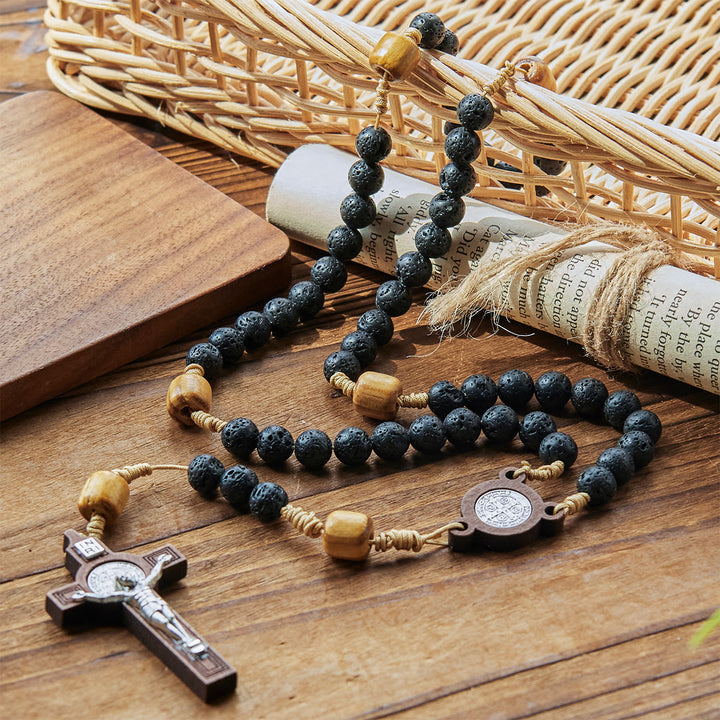 Christianartworkshop Chapelet en pierre volcanique naturelle et durable avec médaille de saint Benoît et crucifix - image 3