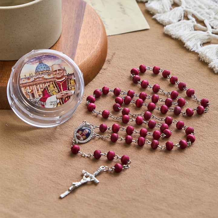 Christianartworkshop Chapelet en bois rouge commémorant le pape Léon XIV : un trésor spirituel - image 4