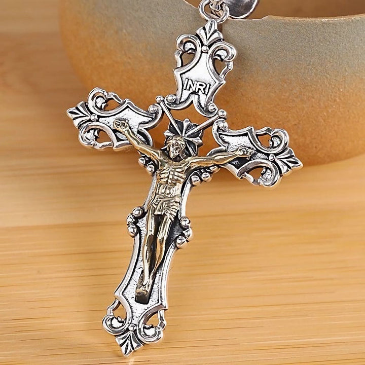 Collier crucifix rustique en bronze et argent S925 de Christianartworkshop : Un témoignage de foi - image 3