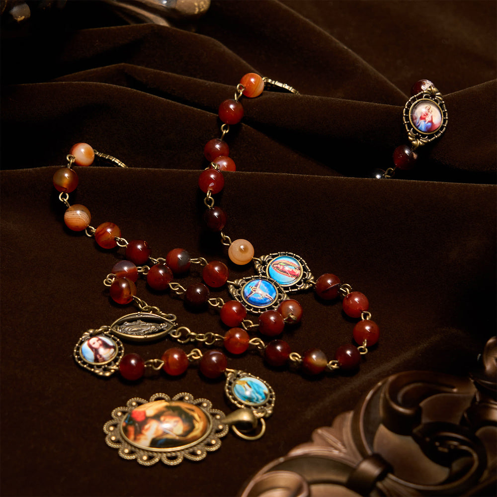 Chapelet en perles d'agate brune onirique, orné de la Vierge Marie et de symboles de saints, Christianartworkshop - image 1