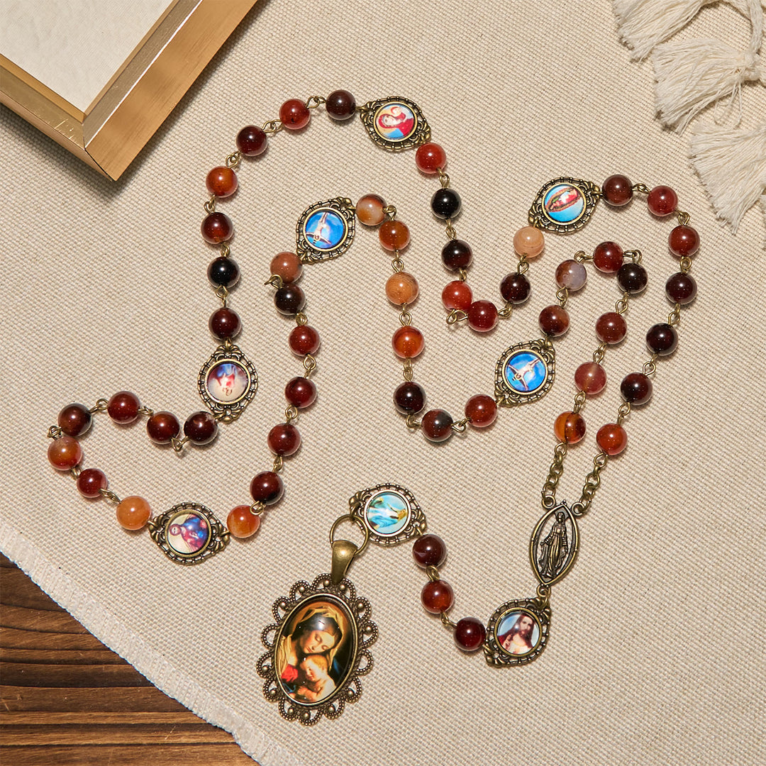 Chapelet en perles d'agate brune onirique, orné de la Vierge Marie et de symboles de saints, Christianartworkshop - image 3