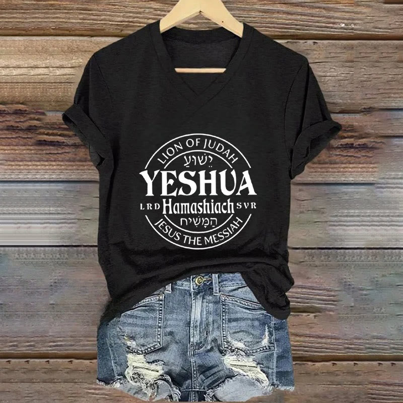 T-shirt décontracté à col en V imprimé Lion de Juda Yeshua pour femme de Christianartworkshop - Noir - 4XL - image 0