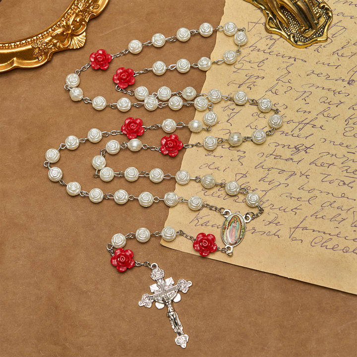 Christianartworkshop Chapelet élégant en perles de roses blanches et rouges avec crucifix de bénédiction et Notre-Dame - Rose - image 0
