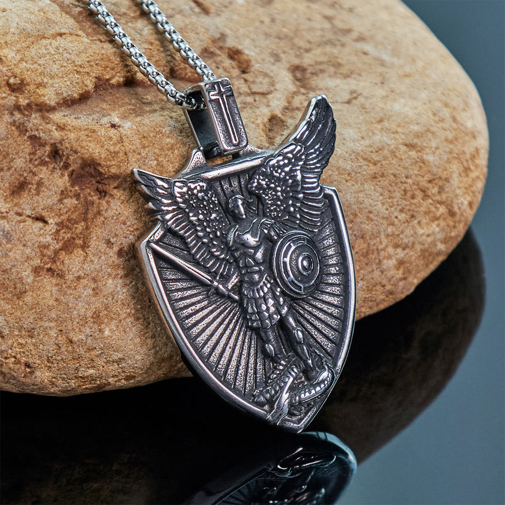 Christianartworkshop Collier pendentif vintage en acier inoxydable représentant l'archange Saint Michel. - image 1
