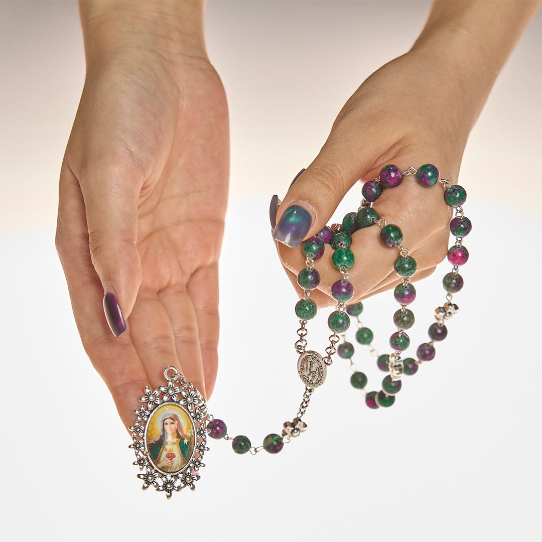 Christianartworkshop Chapelet exquis en perles vertes des 7 Douleurs, orné d'une breloque florale et d'une médaille miraculeuse - image 7