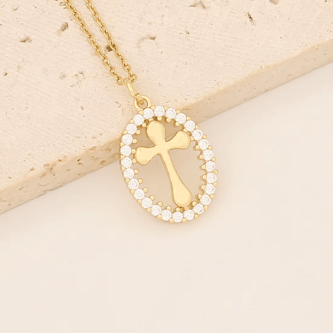 Christianartworkshop Collier croix ovale élégant avec halo de cristal : un précieux cadeau de foi - image 2