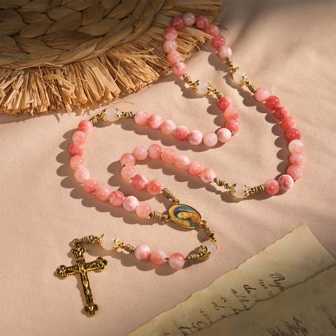 Christianartworkshop Chapelet fait main en perles roses brillantes avec crucifix en laiton et breloque Notre-Dame - image 4