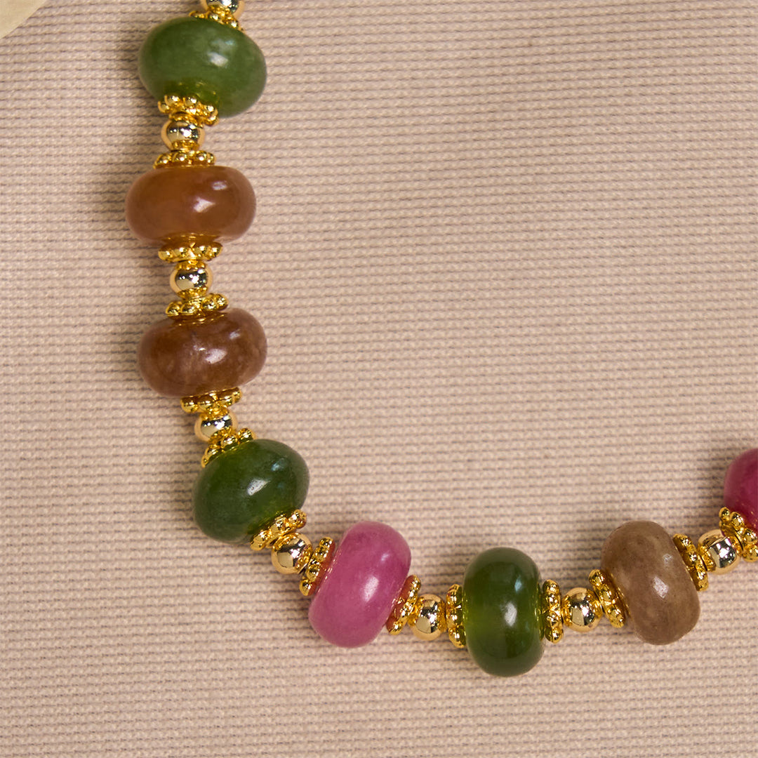 Bracelet en perles de tourmaline et boulier, orné d'une croix et d'une médaille miraculeuse, proposé par Christianartworkshop. - image 5