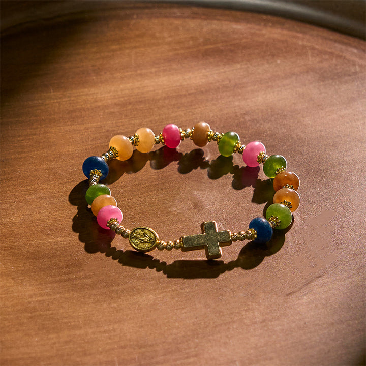 Bracelet en perles de tourmaline et boulier, orné d'une croix et d'une médaille miraculeuse, proposé par Christianartworkshop. - image 4