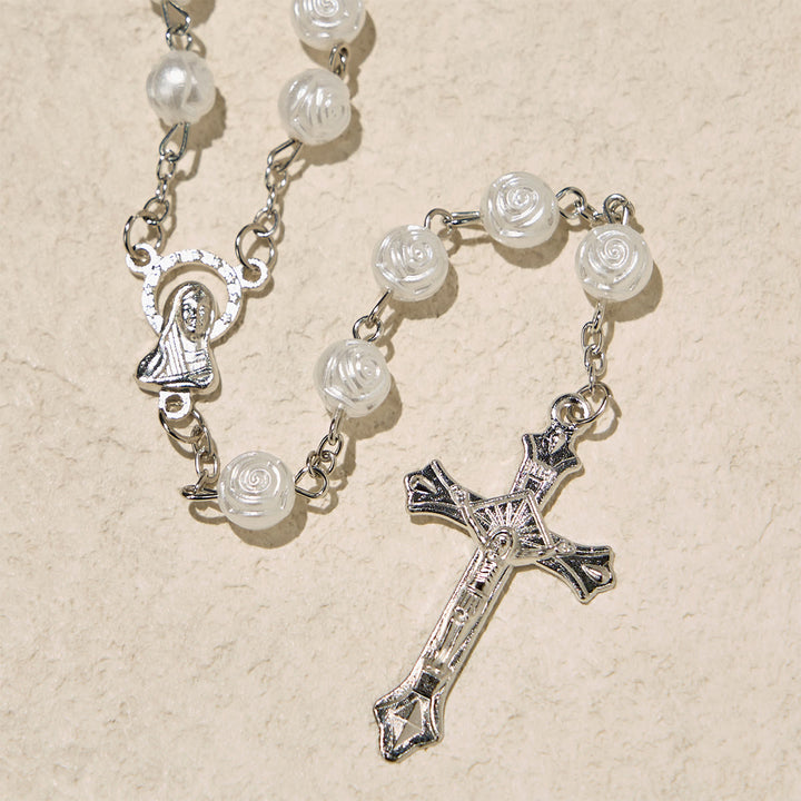 Christianartworkshop Chapelet élégant en perles de rose blanche avec boîte à la Vierge Marie pour les bénédictions - image 8