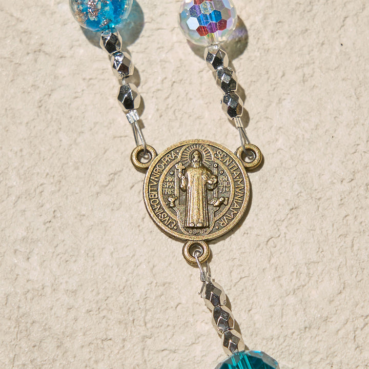 Christianartworkshop Chapelet élégant à grains transparents et brillants, orné d'une statuette de saint Benoît en bronze, pour la prière quotidienne - image 5