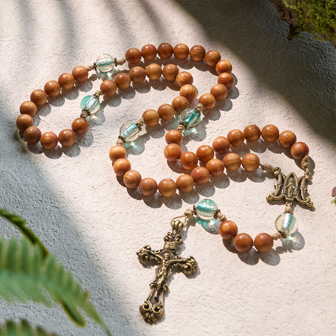 Christianartworkshop Chapelet classique en bois brun thuya avec perles vert vif et Notre-Dame - Médaille miraculeuse et crucifix - image 0