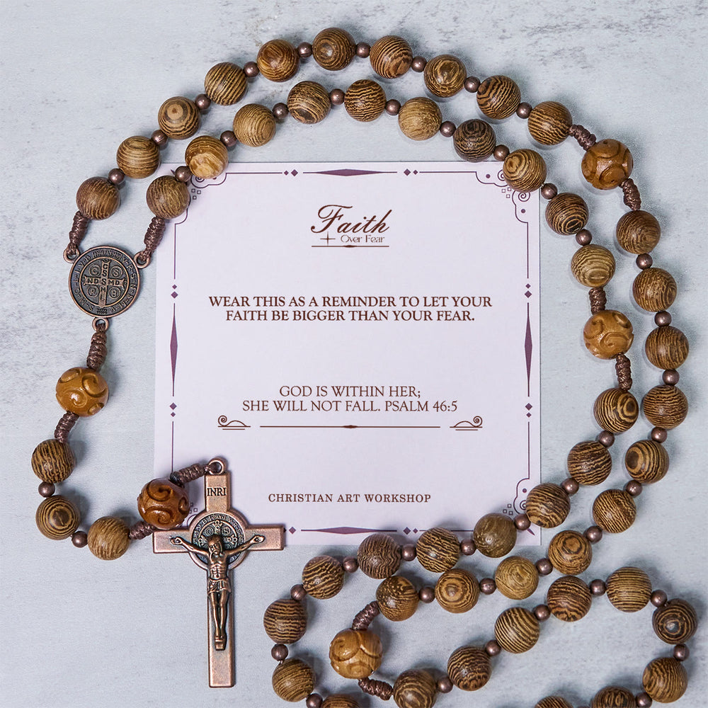 Christianartworkshop FOI PRIÉE : Chapelet divin en bois d'olivier avec médaille de saint Benoît et crucifix - LA FOI PLUTÔT QUE LA PEUR - image 1