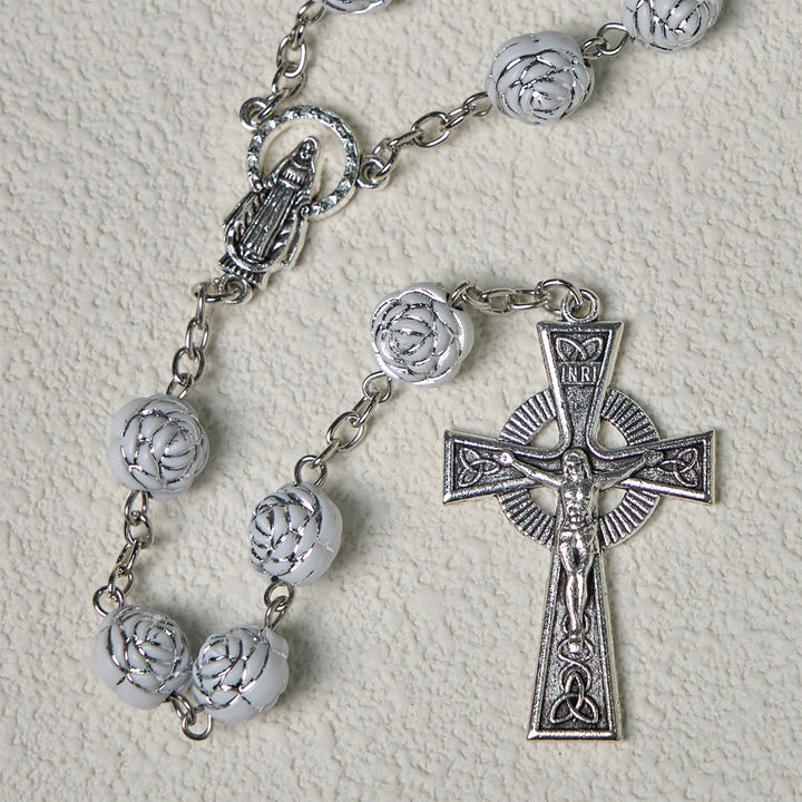 Christianartworkshop Chapelet et bracelets de dévotion en perles de rose blanche délicates avec la Vierge Marie - image 6
