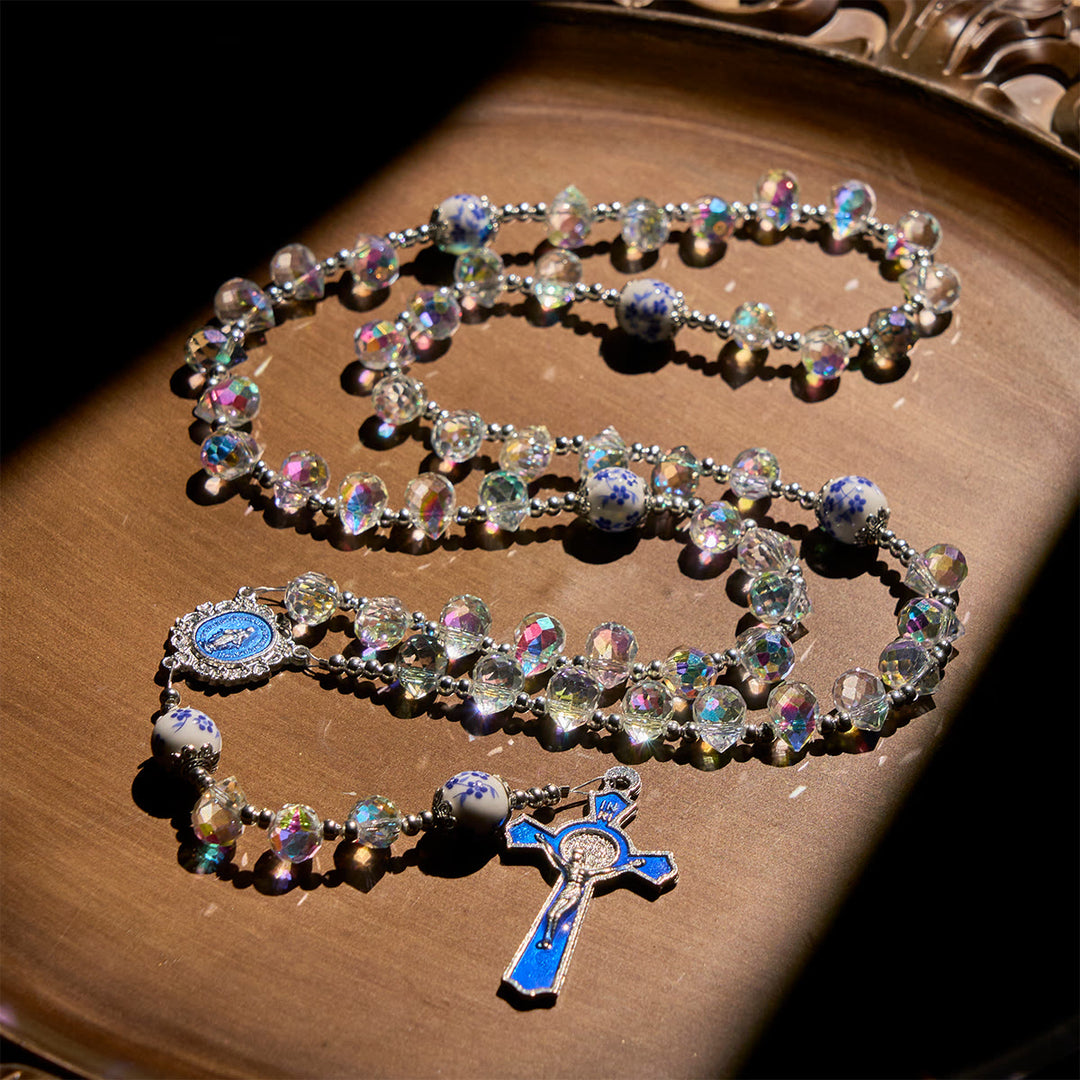 Christianartworkshop Chapelet en cristal brillant et perles florales bleues, avec crucifix en émail et représentation de Notre-Dame. - Notre-Dame et le Crucifix - image 0