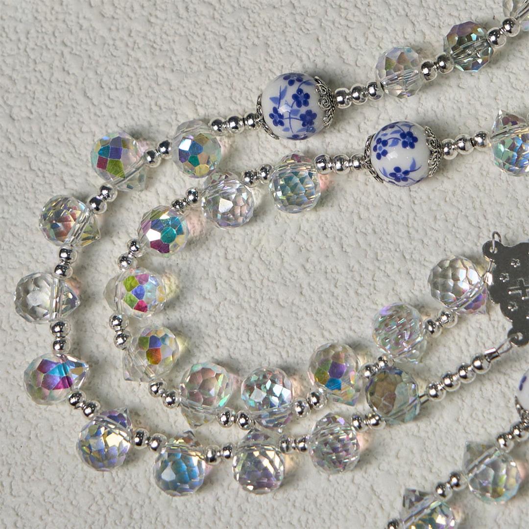 Christianartworkshop Chapelet en cristal brillant et perles florales bleues, avec crucifix en émail et représentation de Notre-Dame. - image 9
