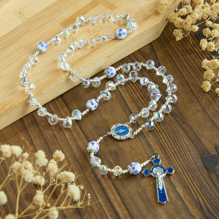 Christianartworkshop Chapelet en cristal brillant et perles florales bleues, avec crucifix en émail et représentation de Notre-Dame. - image 3