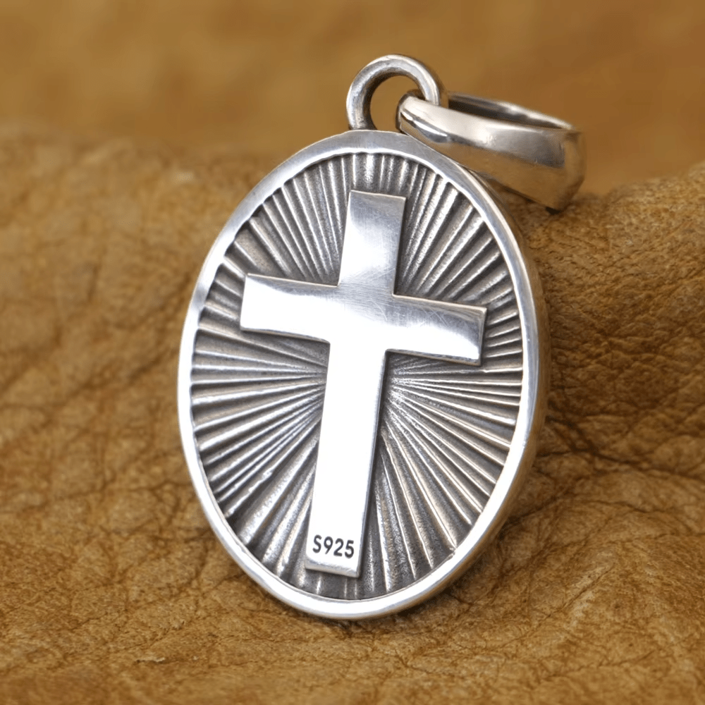 Collier Sacré-Cœur de Jésus « Divine Radiance » de Christianartworkshop, en argent sterling - image 3