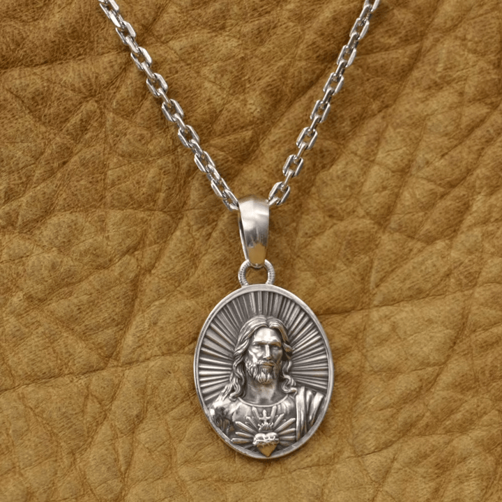 Collier Sacré-Cœur de Jésus « Divine Radiance » de Christianartworkshop, en argent sterling - image 1