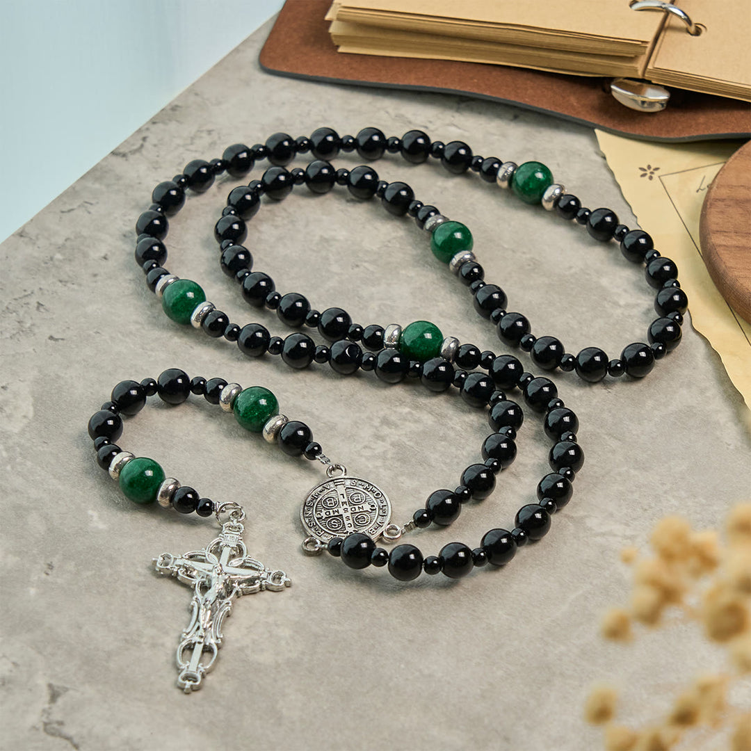 Christianartworkshop FOI PRIÉE : Chapelet fait main en obsidienne et jade, orné d'un crucifix et de perles de 8 mm, avec croix et pendentif Saint Benoît. - image 4