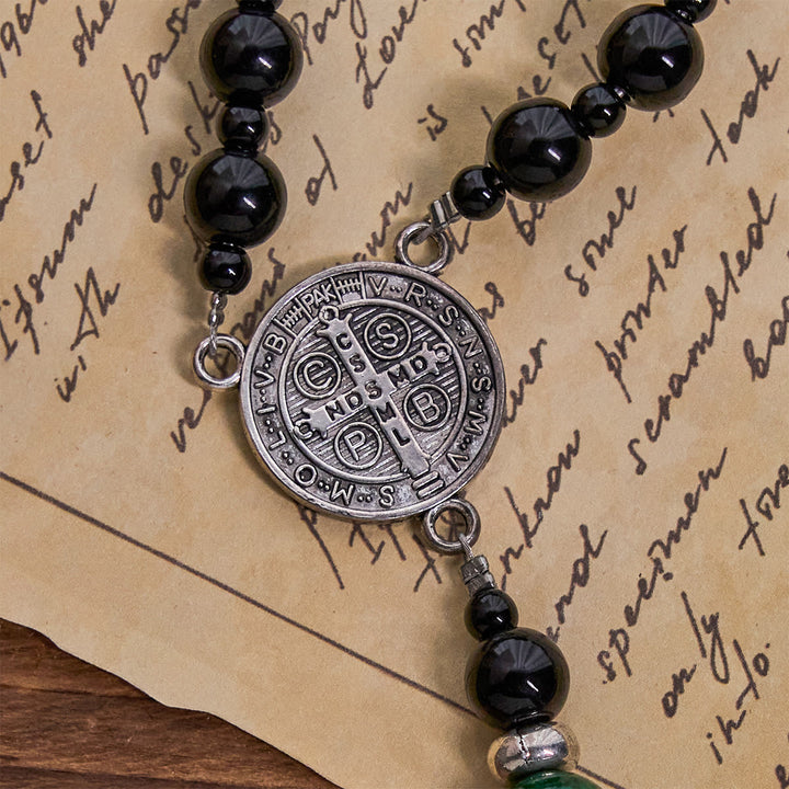 Christianartworkshop FOI PRIÉE : Chapelet fait main en obsidienne et jade, orné d'un crucifix et de perles de 8 mm, avec croix et pendentif Saint Benoît. - image 12