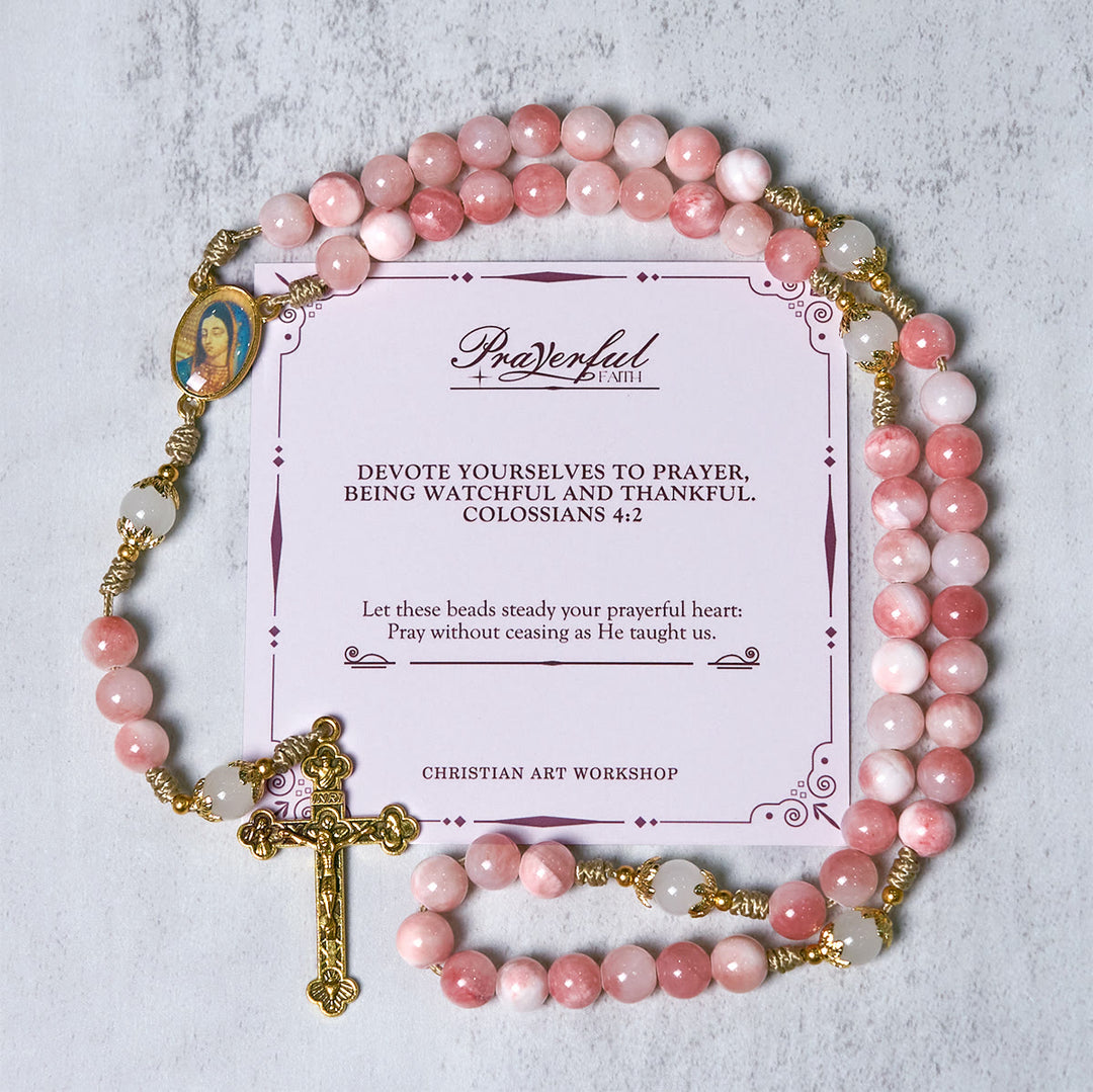 Christianartworkshop FOI PRIÉE : Chapelet fait main en perles roses brillantes avec carte cadeau - FOI PRIÉE - image 0