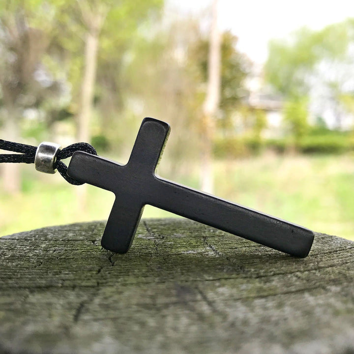Christianartworkshop Collier croix classique en ébène naturelle : symbole de foi pure et éternelle - image 2
