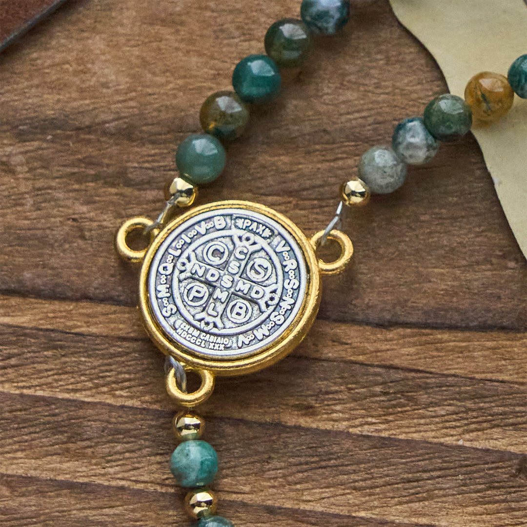 Christianartworkshop Bracelets chapelet artisanaux aux tons naturels avec croix et breloque Saint Benoît - image 6